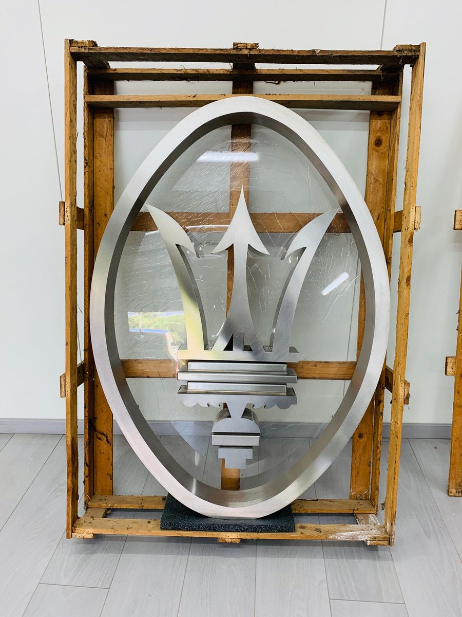 HalmoAuto's tweet photo. Fantastic Maserati Sign made from Iram in the late 80, all made of brushed steel, is an amzing piece of art! Just a few of this sign were produced for the Maserati Building in Modena!! New in it's wooden box, FOR SALE!
.
.
.
#maserati #maseratimerak #maseratia6 #MaseratiStore https://t.co/YROBtoAiNs