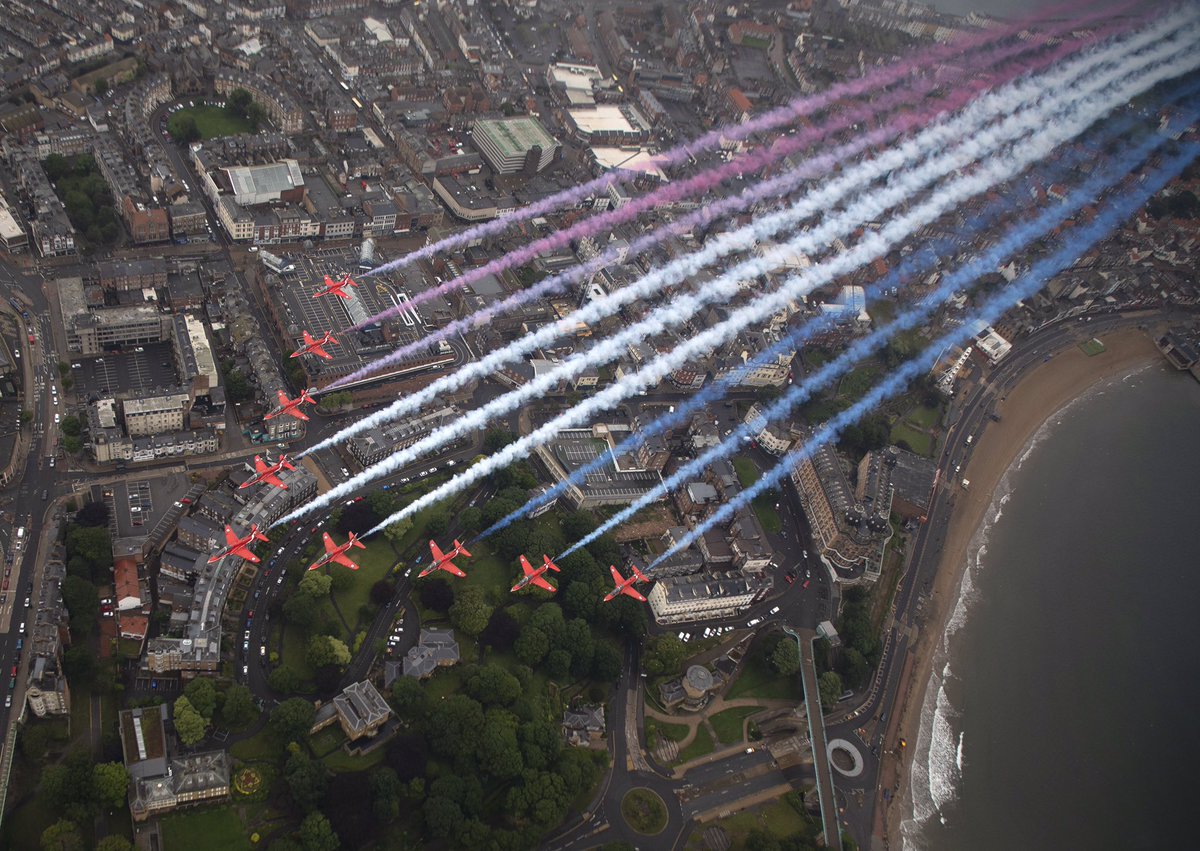 Images from this morning of the #RedArrows in the skies above North Yorkshire to mark #ArmedForcesDay, with flypasts over #Scarborough, RAF Leeming and Catterick Garrison. Pictures by SAC Hannah Smoker. https://t.co/YNhAHX1hpg