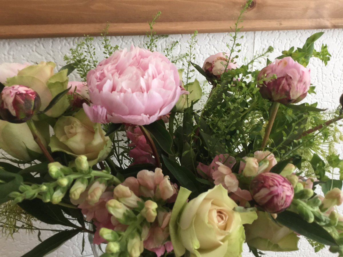 Lornafit's tweet photo. Beautiful flowers from colleagues @RenfrewshireEPS Thank you.  Does anyone know the name of the gorgeous big pink flowers?@BloomandWild Love the presentation box too. https://t.co/EFSTUPQlsY