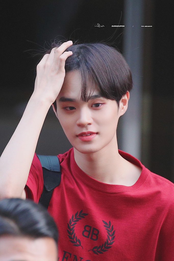surge_upon's tweet photo. 200626(FRI) 
뮤직뱅크 퇴근길 

💙💛💙💛

#LEEDAEHWI #DAEHWI #이대휘 #AB6IX https://t.co/DdvsdHNMh4