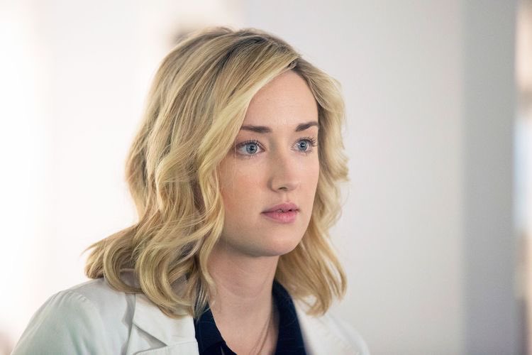 ashley johnson ( @thevulcansalute) as ps4 controllers, a thread 