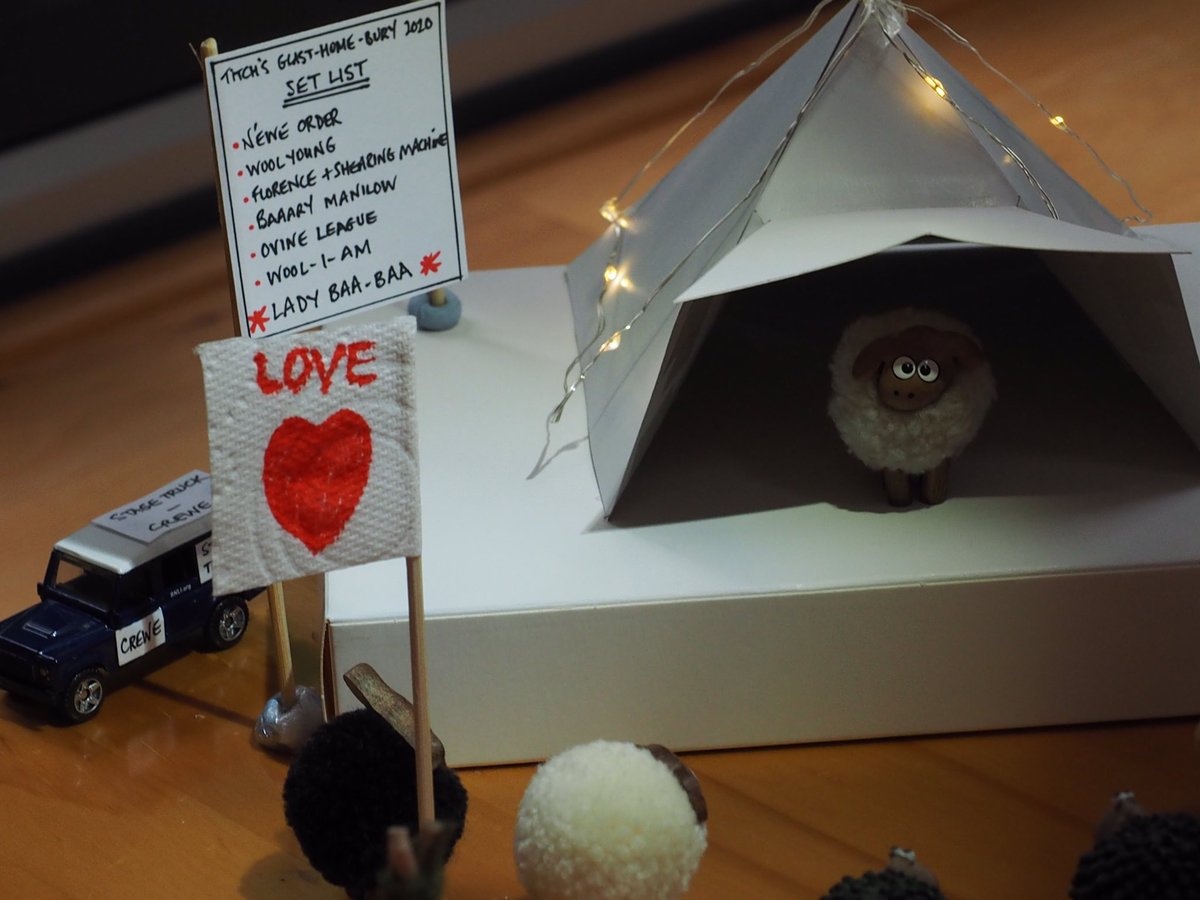 Titch_Sheep's tweet image. Baa, so #GlastonburyAtHome on the Beach has begun. Check out the set list next to the Pyramid Stage, Lady BaaBaa is currently on. The Flock are loving it #BeachIsolation #1/2