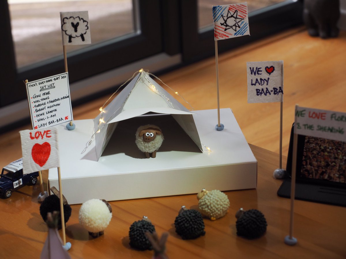 Titch_Sheep's tweet image. Baa, so #GlastonburyAtHome on the Beach has begun. Check out the set list next to the Pyramid Stage, Lady BaaBaa is currently on. The Flock are loving it #BeachIsolation #1/2