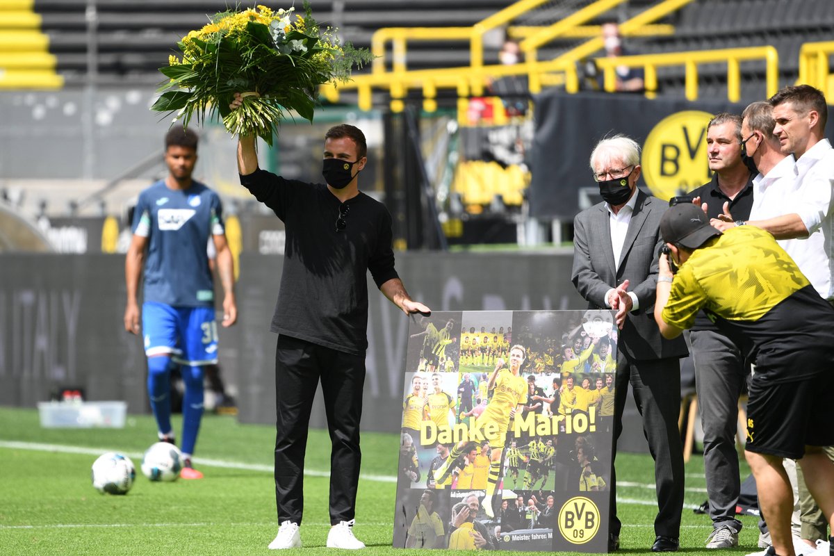Squawka News on Twitter: "Borussia Dortmund say farewell to Mario Götze  with the midfielder having played his final game for the club. Danke, Mario.…  https://t.co/gxDIUbDdZb"