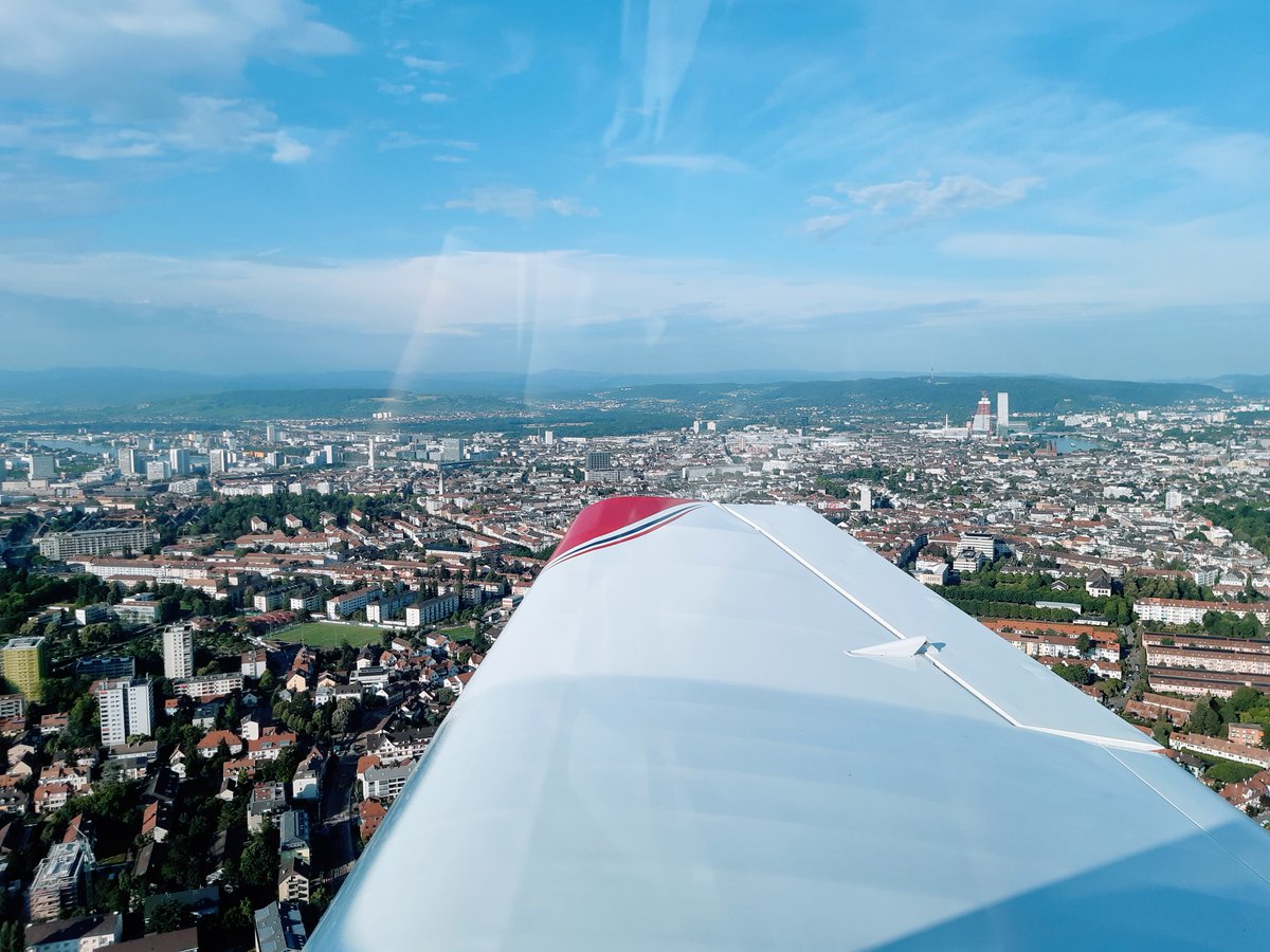 mfgbasel's tweet photo. Home sweet home❤️
@euroairportcom @BaselStadt 

#avgeek #wingview #aviation https://t.co/zPjswCSi0v