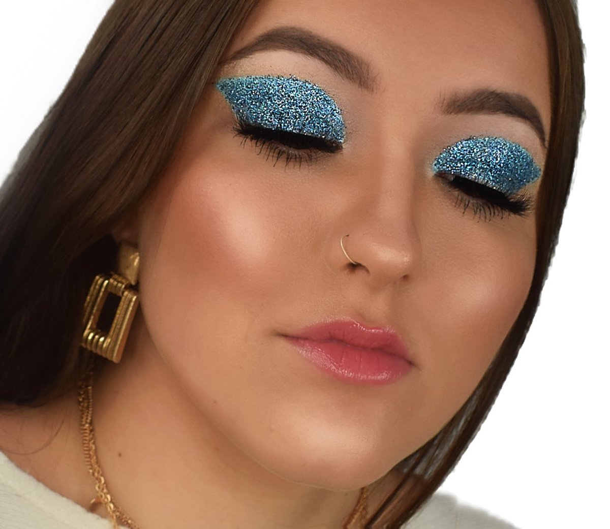 GLITTER! ✨ @PIXIBeauty Blue Pearl Quad is something else 💙🔥 #glittereyemakeup #pixibeauty #makeuplook