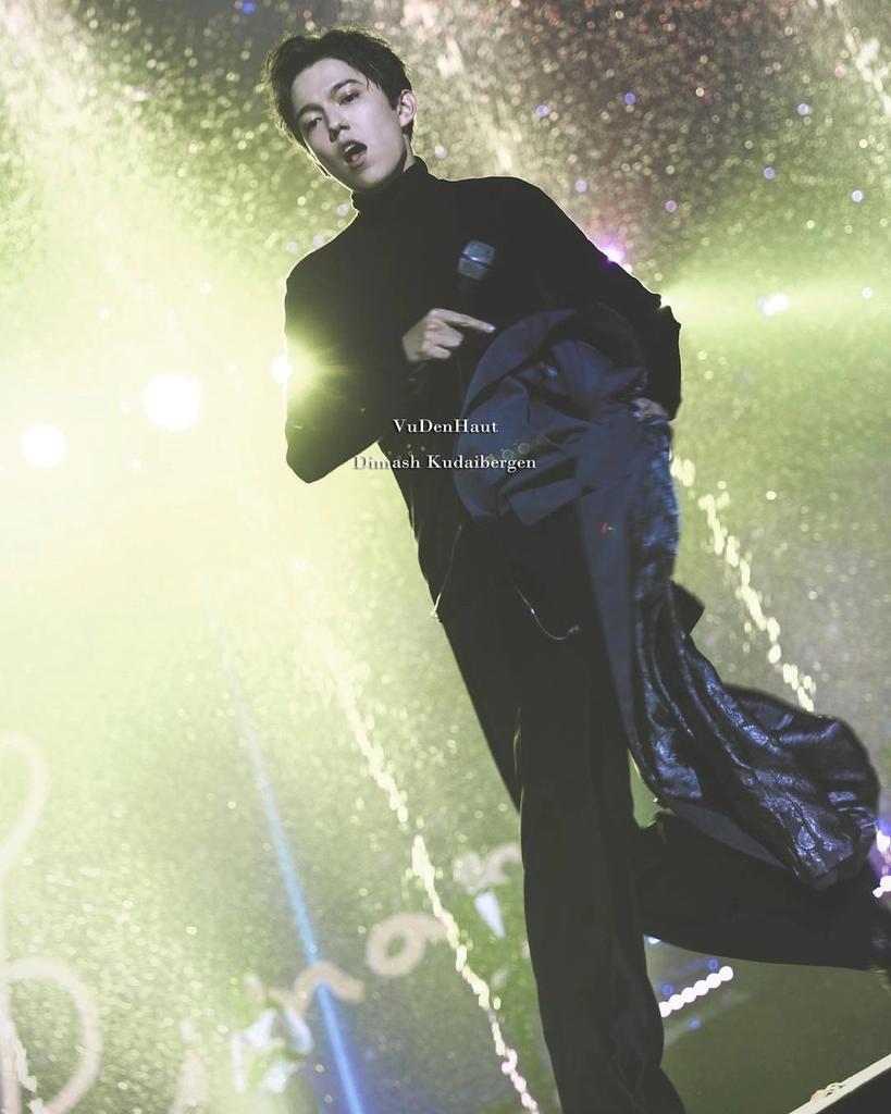 DQ_Azerbaijan's tweet photo. #Dimash
#BASTAU, Astana Arena
27.06.17, Astana,Qazaxıstan
Cr. VuDenHaut https://t.co/d2YzZx2ej4