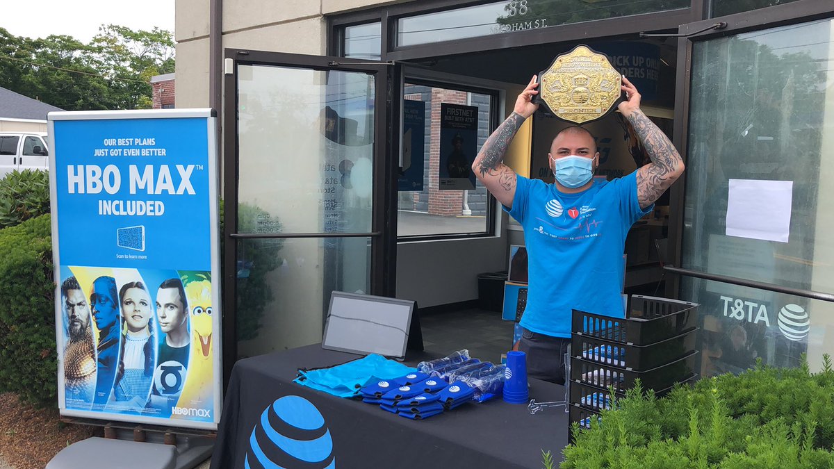 #switchoverSaturday AT&T has the Network Championship!! Come check us out in Newton! @LawVulakh @MarkCronier @pnixnix