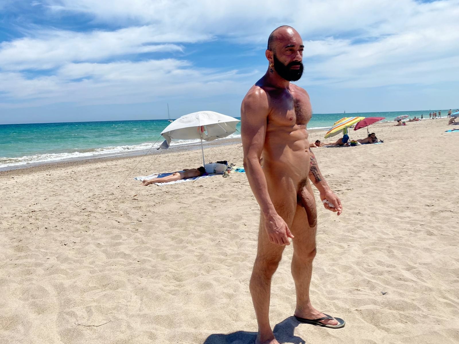 2 pic. A la playa 🏖🍆 https://t.co/0XsBFdh3r9