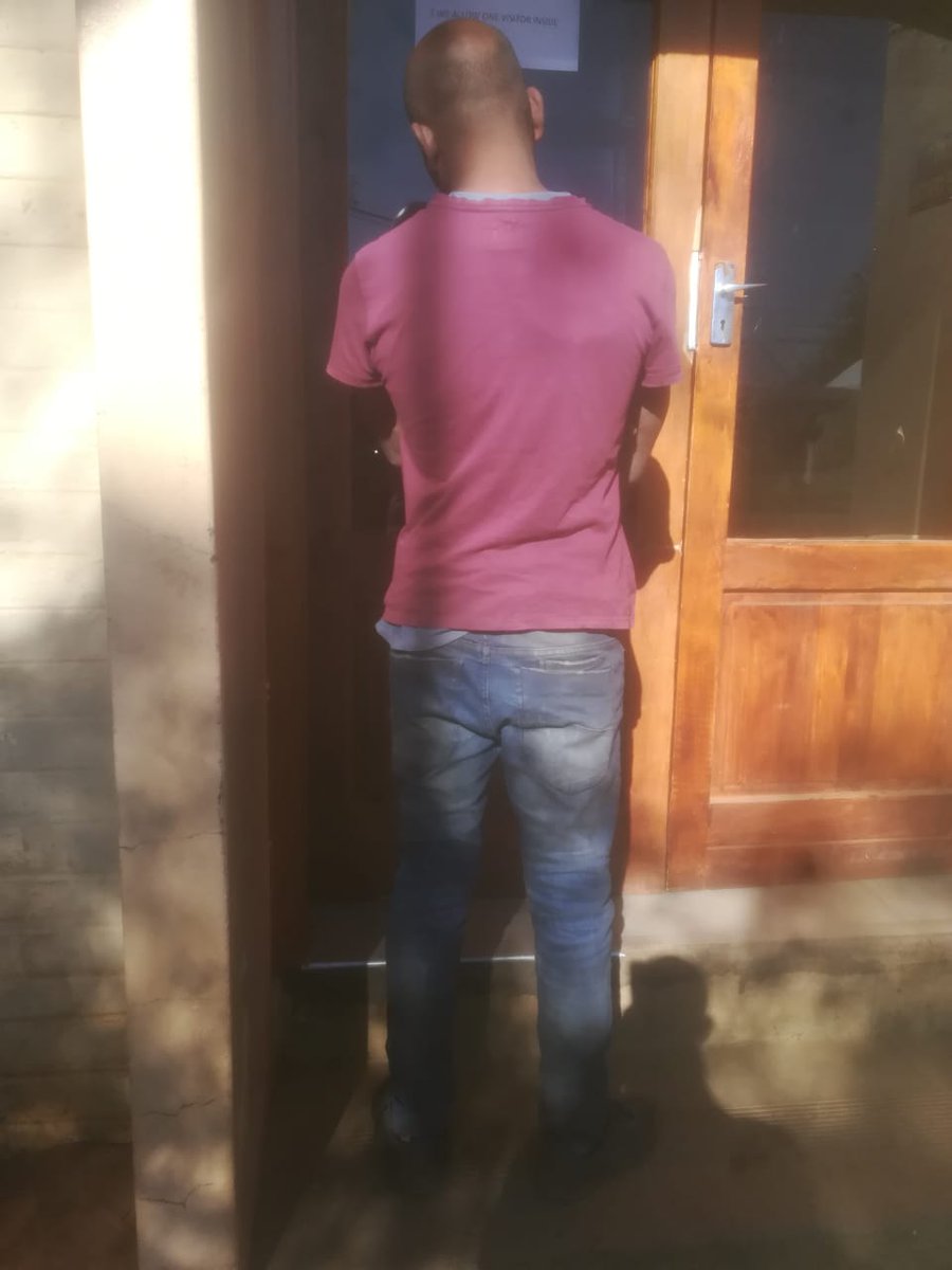 SAPoliceService's tweet image. #sapsNC Off-duty policeman attached to Kathu Crime Prevention placed himself on duty while being on leave to assist a member of Rhino Security to recover a Nissan bakkie that was reported stolen in Kathu last night. A 35-year-old man was arrested. NP
saps.gov.za/newsroom/msspe…