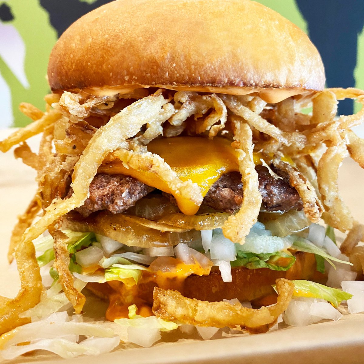 MOOYAHBurgers's tweet photo. #Onions make us so happy, we could cry. 🍔🧅😂😍 #MOOYAH #NationalOnionDay #bestburger #onionday #welldonion #onionburger #onionlover #iloveonions #onionstrings #grilledonions #friedonions #happytears #burger #burgers https://t.co/nKb5Rr30Xu https://t.co/xZTHFNAZqK