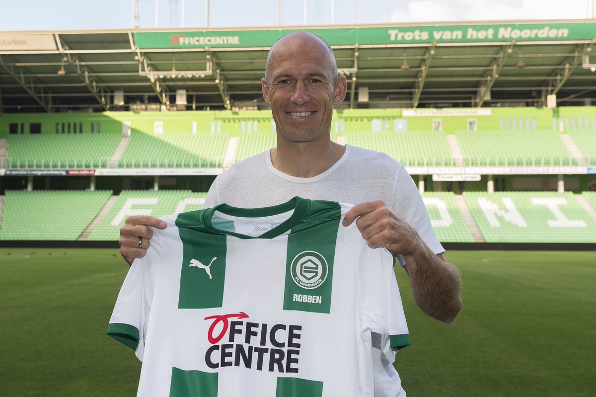 Onze nieuwe aanwinst, in ons nieuwe thuisshirt!💚

Komende week worden de tenues officieel gepresenteerd. Tot morgen bij de persconferentie van Arjen Robben!🤩

#Arjenvolgjehart 
#laatonsweereensjuichen