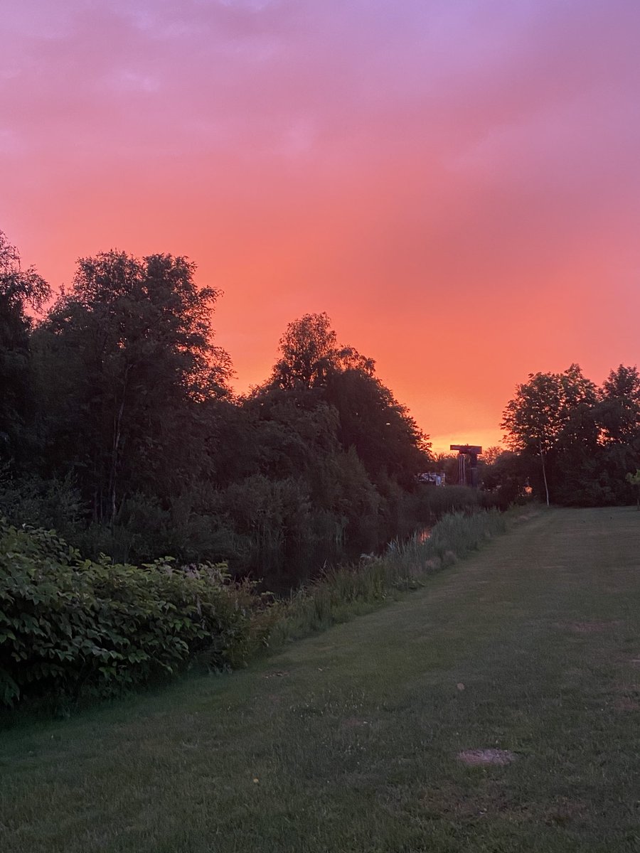 Mooie luchten na regenbui in earnewoud na plensbui ⁦<a href="/weeronline/">Weeronline</a>⁩
