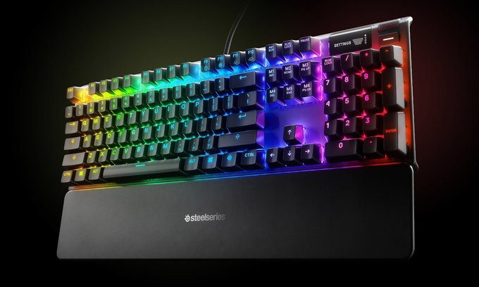 ReZessFN's tweet photo. 🚨 GIVEAWAY 🚨
Win 1 Steelseries Apex 7

Follow The Steps To Be Entered!
- Retweet &amp; Follow @YTReZess @legitpxnda And @DxrcFN
 
Tag 3 friends

This will end on 12th July https://t.co/2auZke8wBP
