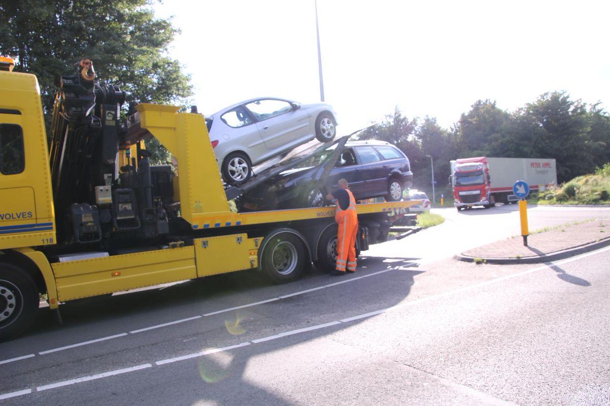 Schade bij kop-staart botsing in Zwolle . | #Overijssel #nieuws Zwolle