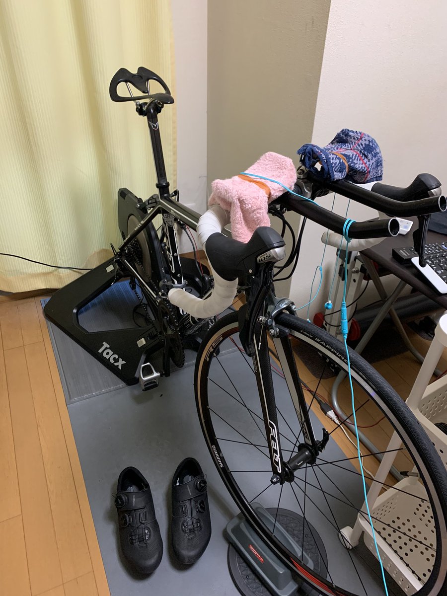 MFDi2DeRosa's tweet photo. VRAW完走!
ギリギリ間に合ったーー‼︎
コンビニよりも近いアメリカの地で1528km走りきりました(^_^)v
自分には一生縁が無いと思ってたRAAMに少しでも関われたことに感謝!
さぁ仮眠をとって出勤だぁ…
#VRAW #VRAAM https://t.co/qi4F2CqItN