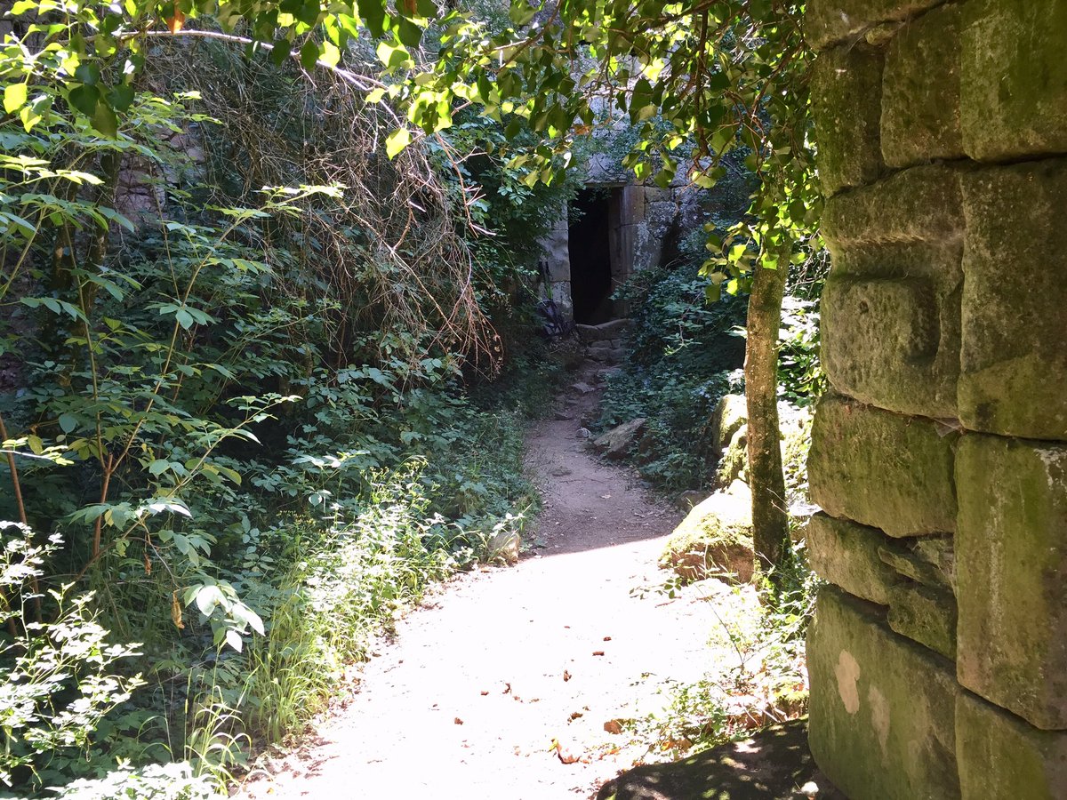 odelplace's tweet photo. #insolite Découverte des grottes troglodytes de la Jaubernie à #Coux. Histoire des #huguenots. @Emerveilles07 https://t.co/hAD6XNer0e