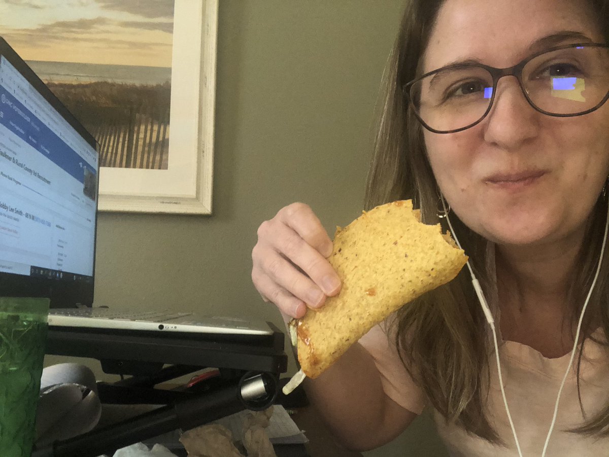 crmullinax's tweet photo. Another Saturday afternoon phone banking for @xjelliott. Everything’s better with tacos! 🌮 #electjoyce #volunteerforjoyce #arvoiceforjoyce https://t.co/t7kfwzj1M2
