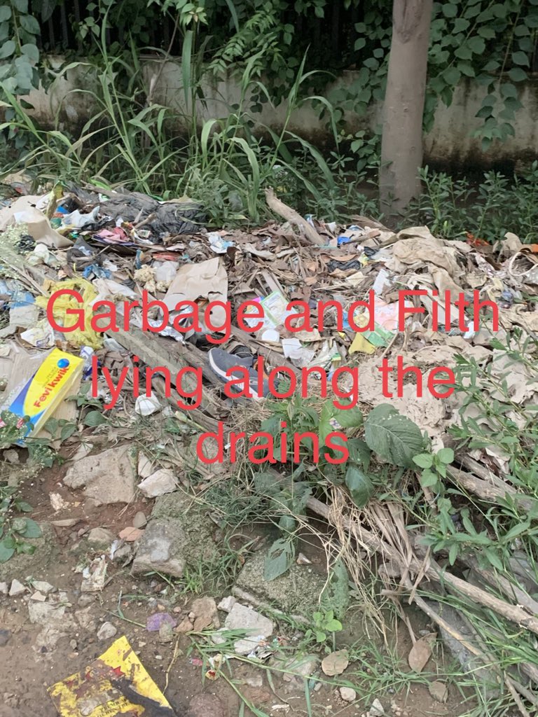 nangia_rashmi's tweet photo. The state of drains on the #Silvercountyroad #Ward191
#Singasandra Can we do something which improves the condition of this road...??!! Please help @BBMP_MAYOR @BBMPCOMM @bbmpcommr https://t.co/hhAoDFvM5D