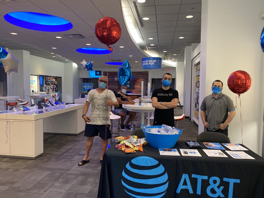 AmICesarSanchez's tweet image. Come to The Natick Mall and speak to one of our reps about switching over to AT&amp;amp;T America’s Best Network! @DavyThach @LawVulakh @keroninc @pnixnix #SwitchoverSaturday #OurNe