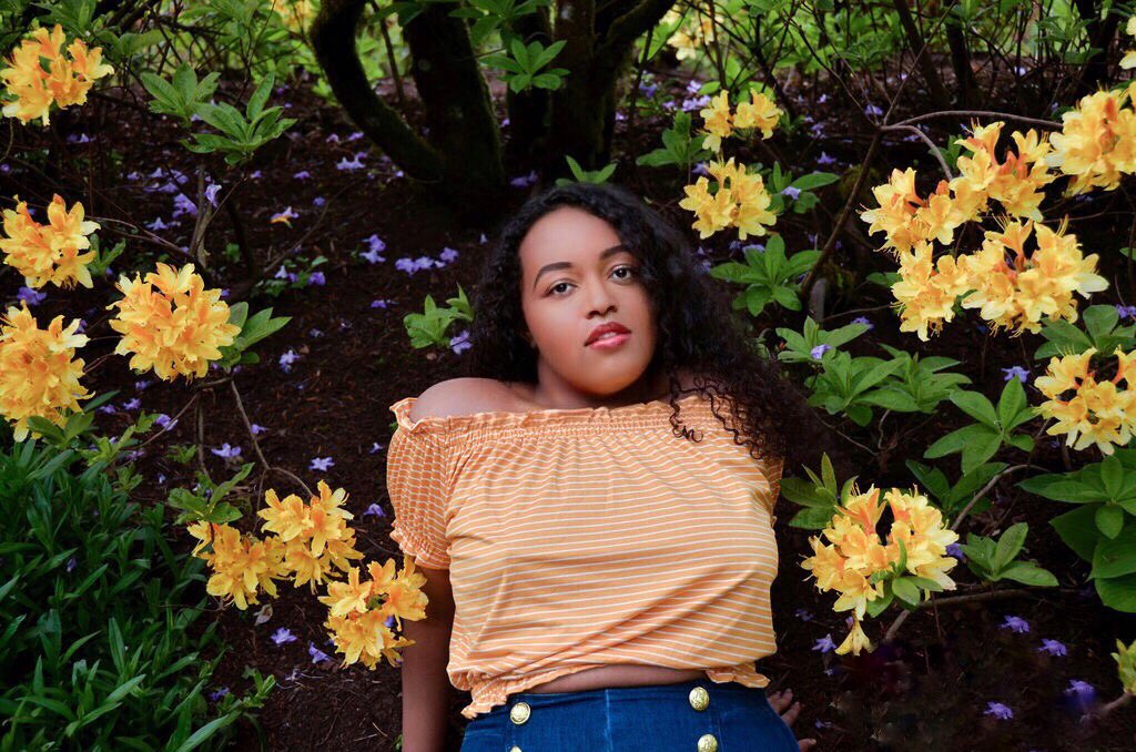 rauhling_bizzle's tweet photo. Starting the protest! All the info is here! I am a Black queer activist trying to use her platform for Black Lives Matter! Everyone needs to do their part in fighting to end racism &amp; police brutality, so you can do this! BLM links below! RT IF YOU SEE THIS! #BlackLGBTLivesMatter https://t.co/KFXMOLI8p6