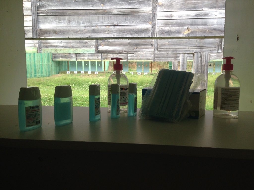 CTOCabe's tweet image. Comenzamos otra vez la actividad deportiva oficial en el Club! Gracias a @_fegato por su aportación de Geles y EPI's!! 🙂#FederaciónGalegaDeTiro #TiroOlímpico #ClubCabe #MonforteDeLemos Próximamente Anunciaremos el Nuevo Calendario!!!