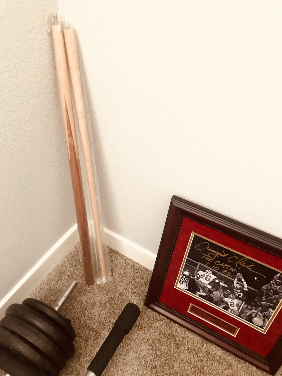 jdj494life's tweet photo. Ball in hand, or behind the Head String? 🤔 Rack em‼️🎱 #Hustle 🤑 #Billiards #ShootPool #Pool #Balls #Sticks #Cue #Eight #Nine #CutThroat #DoubleBank #CallYourShots 💰 https://t.co/mp9tXoJ1Zk