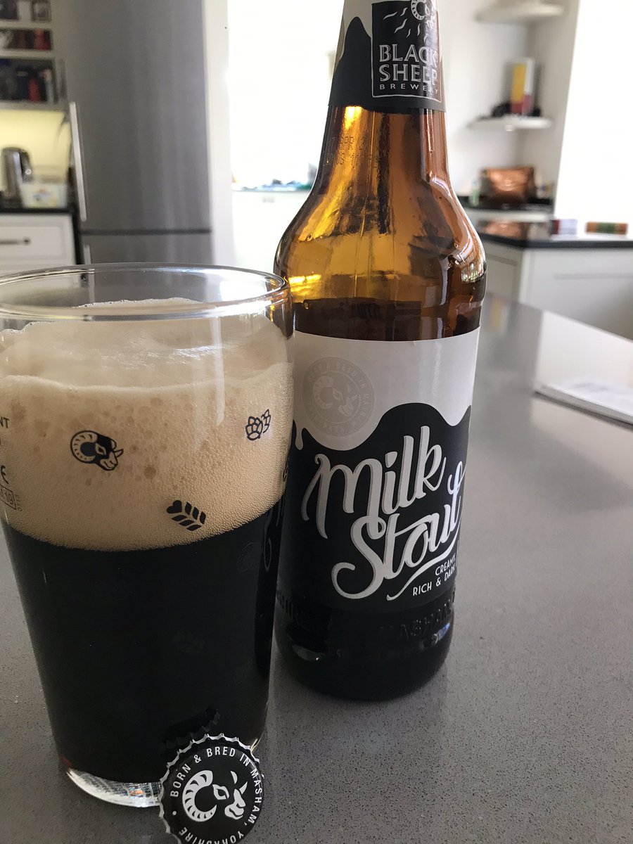 AdamWindsor12's tweet image. Still having trouble pouring the perfect pint at my tender years but what a pint this is 🍻#blacksheepbrewery