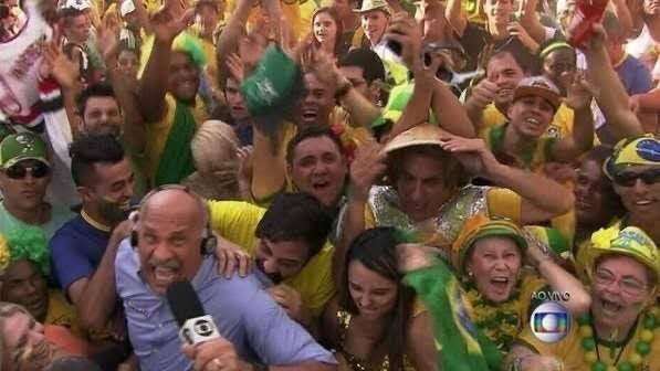 Persassychase's tweet photo. Bookstan br toda vez que um livro gringo menciona o Brasil ou um personagem brasileiro https://t.co/QjowuTuaqw