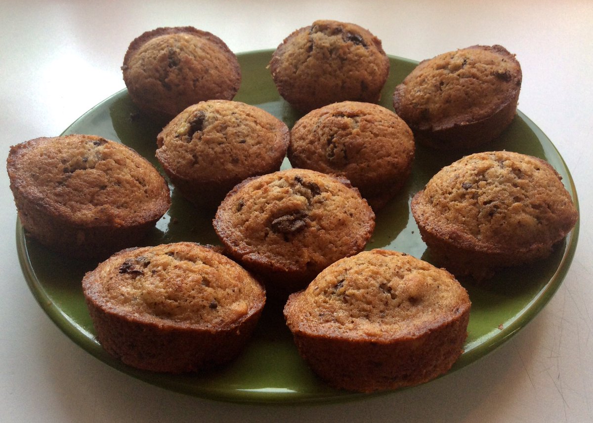 jaanakris's tweet photo. Baked banana nectarine chocolate #muffins 😀 #baking #bakingmuffins #leivonta #muffinssi https://t.co/8bwL9tBGmV