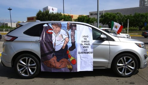 MN_PUEBLA's tweet photo. #EnterateConMega
👇👇
Hoy se está llevando a cabo la tercera caravana en contra del Presidente Andrés Manuel López Obrador en Puebla. https://t.co/oaWurpsf4z