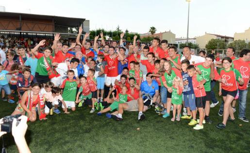 FutbolCatalunya's tweet image. Un 28 de juny de fa 5 anys  el @CFPoblaMafumet tocava el cel després d assolir l'ascens a #2bg3. Aquest diumenge, a @FutbolCatalunya i amb @CarolaUgri, revivim aquesta gran data amb el seu expresident, Josep Mir #futbolcat