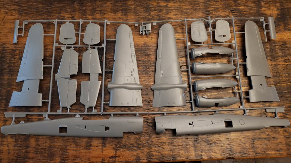 Oo lots of nice big parts here. I'll combine this stuff with some of the old cars I still have, and then whatever other junk makes sense. It's deciding on what the major forms will be like that's tough. After that these things basically build themselves.