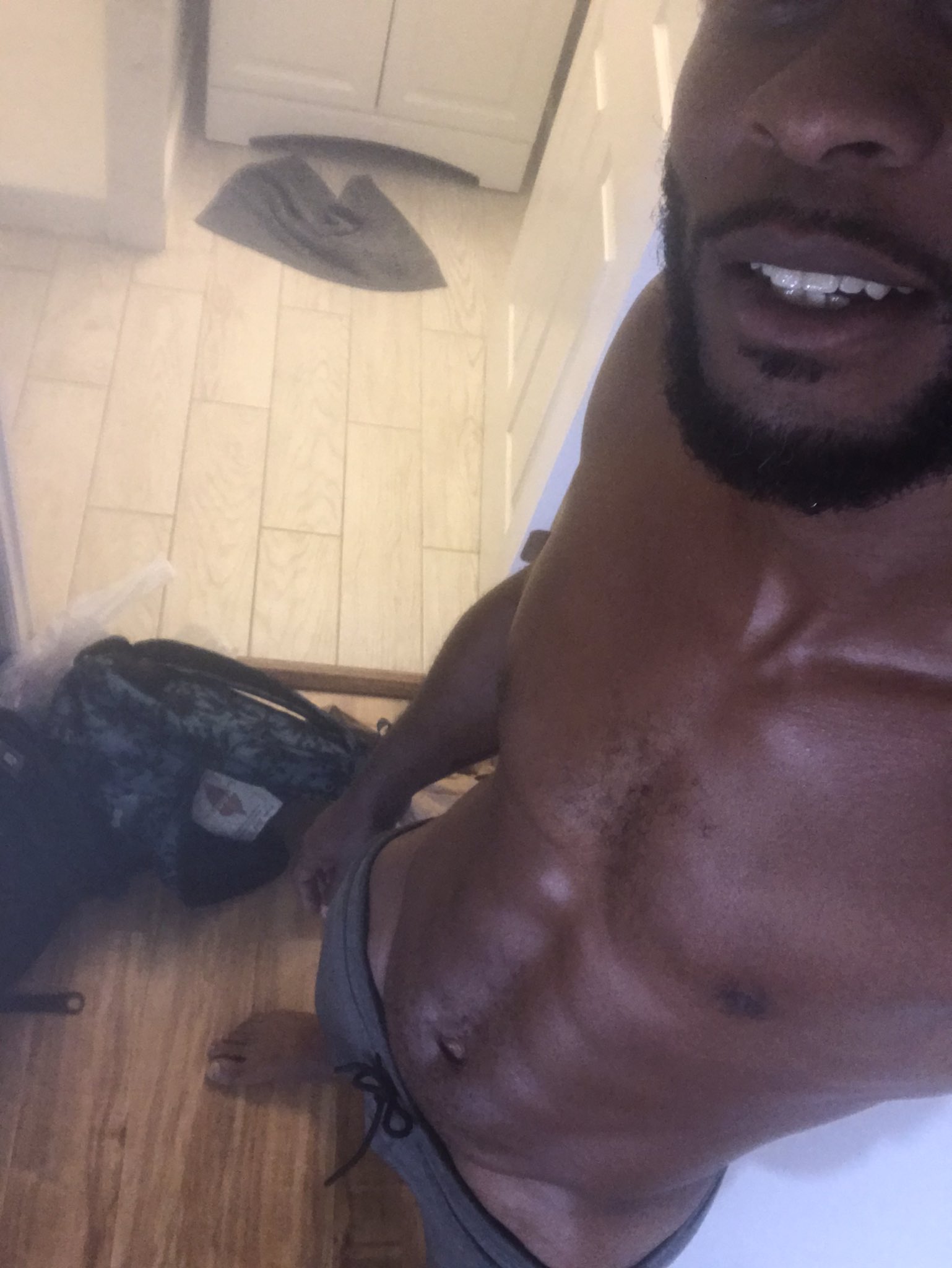 X 上的🌍Bangher Vidz🌍：「Ladies just a little tip....be sure that if u gonna  make content baby..! make sure his body on point doesn't tarnish your  footage....THIS SHIT IS A ART !!!💯💪🏾🌍💪🏾💯#canttakedatshitnomo  t.coDUHxY1Lz2f」 