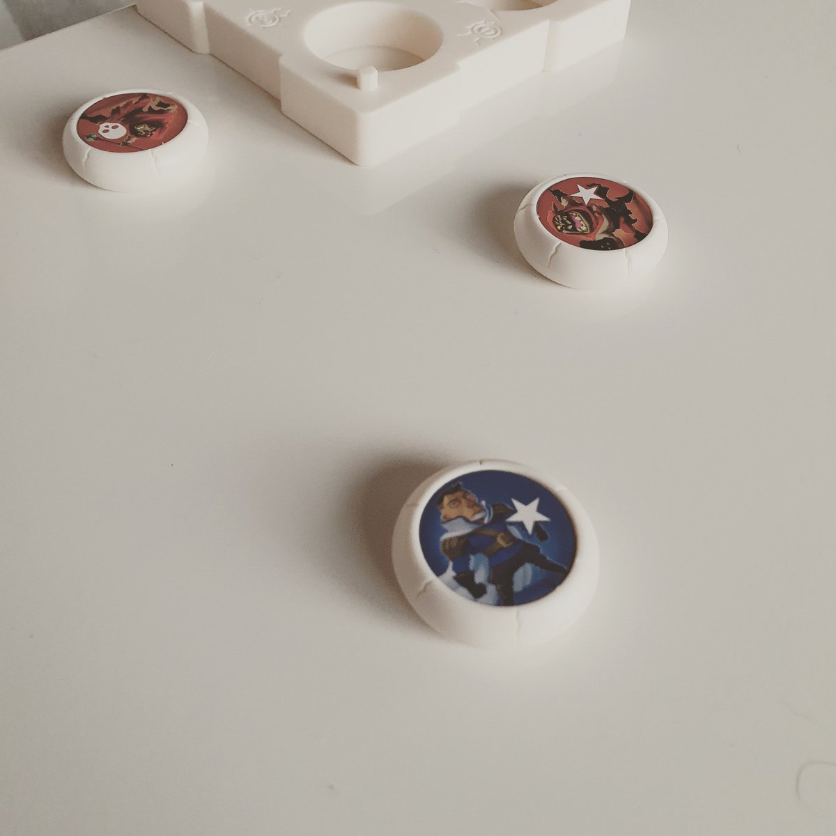 DeludiK's tweet photo. #pitchOut c'est du tout bon si vous aimez les jeux de pitch , rapide , fun et stratégique, un futur hit de la maison avec les enfants @Gigamic https://t.co/j6mTL9XZcG