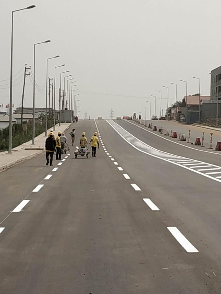 CKetchaCourtes's tweet photo. Je me réjouis de la qualité des finitions des voies d’accès des infrastructures sportives avec ces espaces Verts Fleuris et espaces de divertissement et de détente de nos populations du Wouri https://t.co/01EGzcdkg2