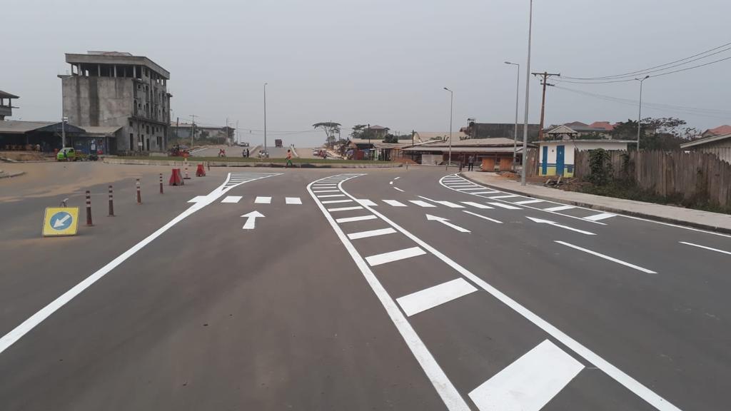 CKetchaCourtes's tweet photo. Je me réjouis de la qualité des finitions des voies d’accès des infrastructures sportives avec ces espaces Verts Fleuris et espaces de divertissement et de détente de nos populations du Wouri https://t.co/01EGzcdkg2
