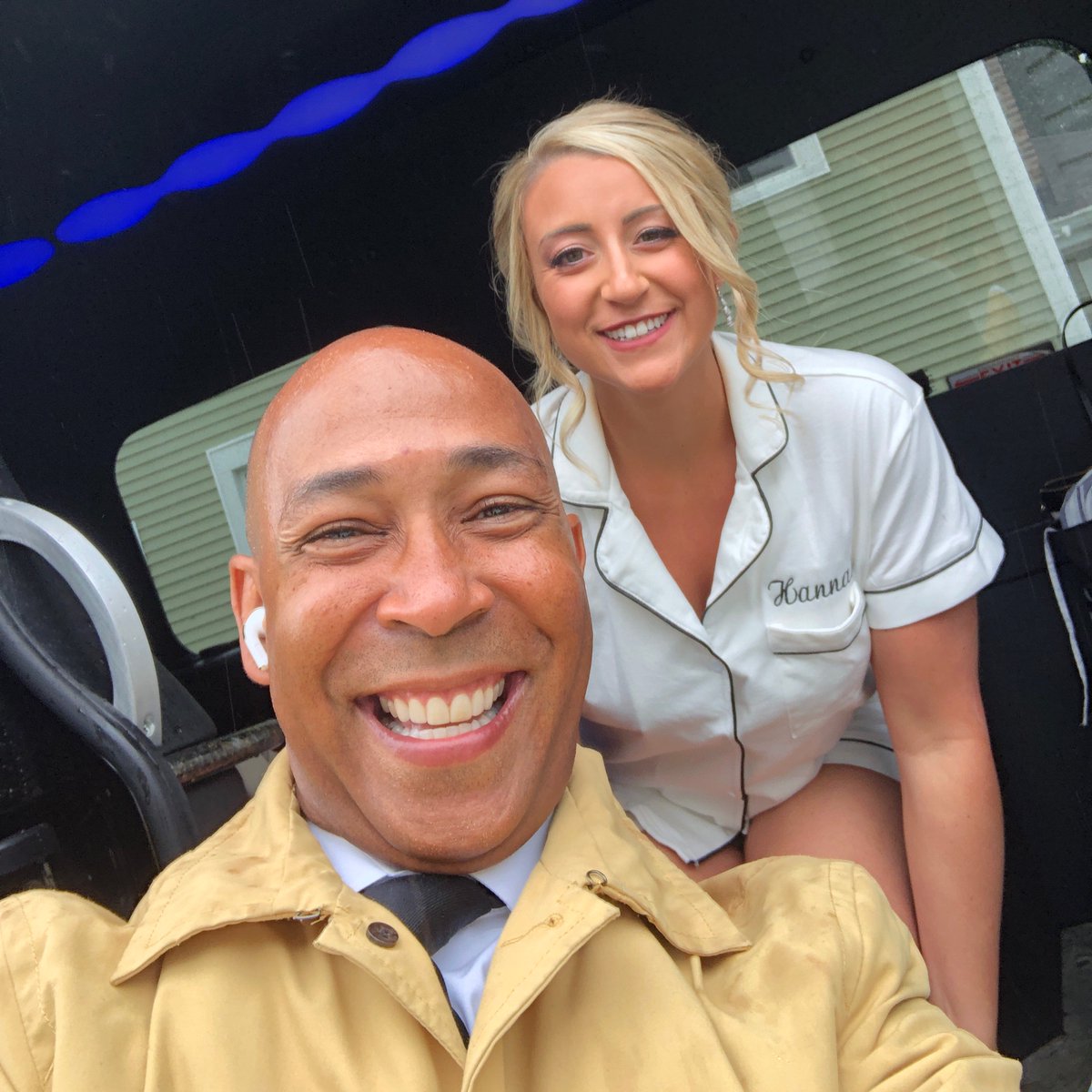 LuxuryByDB's tweet photo. Another Happy Bride (no rain showers stopping this wedding/Sprinter Party Bus experience) #weddings #Sprinterbus #bridesmaids #WeddingPlanners #WeddingPhotography @LuxuryByDB https://t.co/Hc40MTcHDx