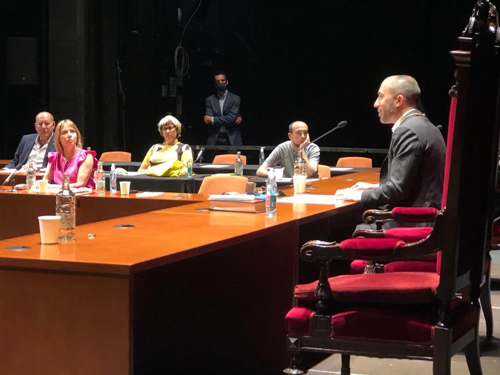 marc_aloy's tweet photo. Avui he tingut el goig de ser elegit alcalde de #Manresa. Emprenc aquest camí amb un gran respecte però carregat d’energia i d’il·lusió. Exerciré el càrrec treballant de manera lleial i honesta pel benestar, la igualtat i la justícia social de totes les ciutadanes i ciutadans. https://t.co/l18NzuCVOt