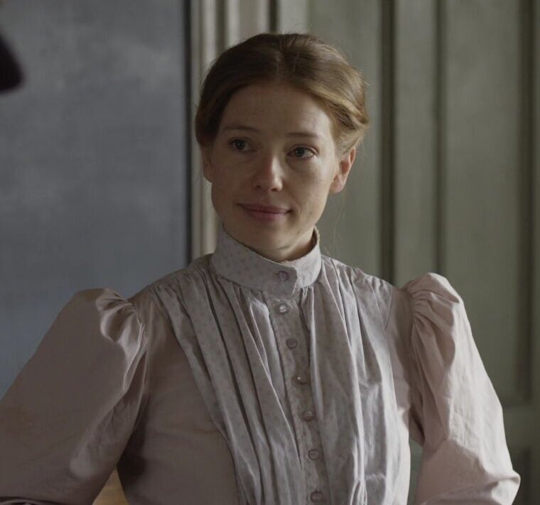 anneshirley02's tweet photo. If you love Miss Stacy say AMAZON PRIME SAVE ANNE 💕 https://t.co/gh4ql4NAHp