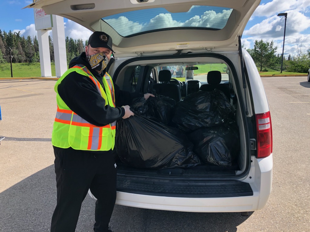 What beautiful day for a bottle drive for the @mustardseedrd. Please drop off your empty bottles at <a href="/parklandmallrd/">Parkland Mall</a> east parking lot until 4pm today. Volunteers are available to pick up from homes as well by texting 4035987076. #reddeer