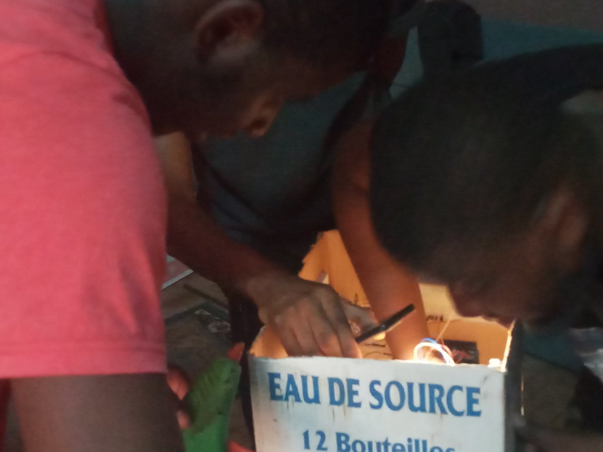 Donifab1's tweet photo. L'apprentissage par la pratique est la meilleure voie pour la compréhension. Notre partenaire ITMA l'a compris, c'est pourquoi, nous sommes fier de les aider à former des ingénieurs utiles. https://t.co/9InENTvW8Y