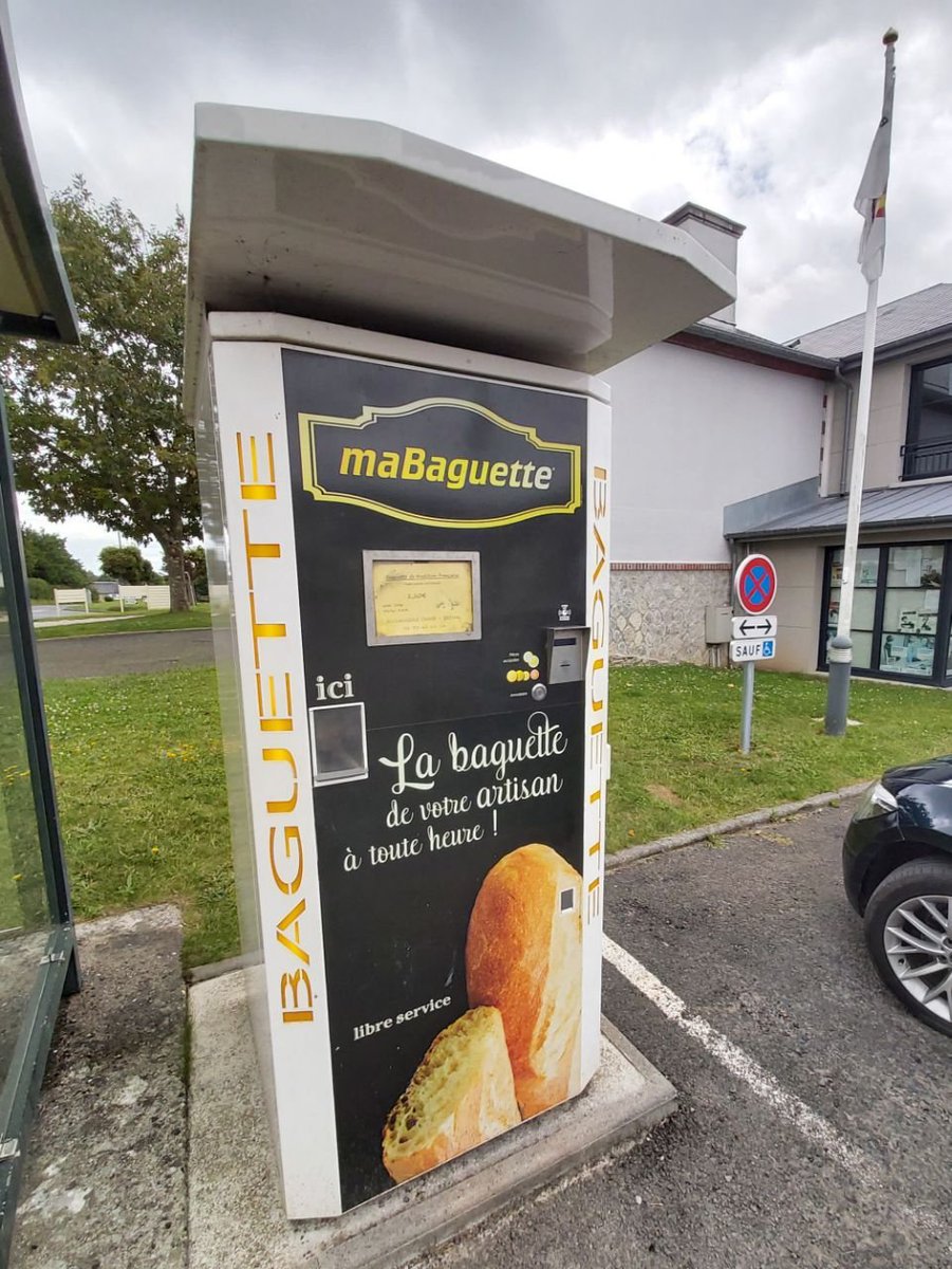 ADCuthbertson's tweet photo. Lost in rural France and came across a baguette vending machine https://t.co/MljBt78FBk