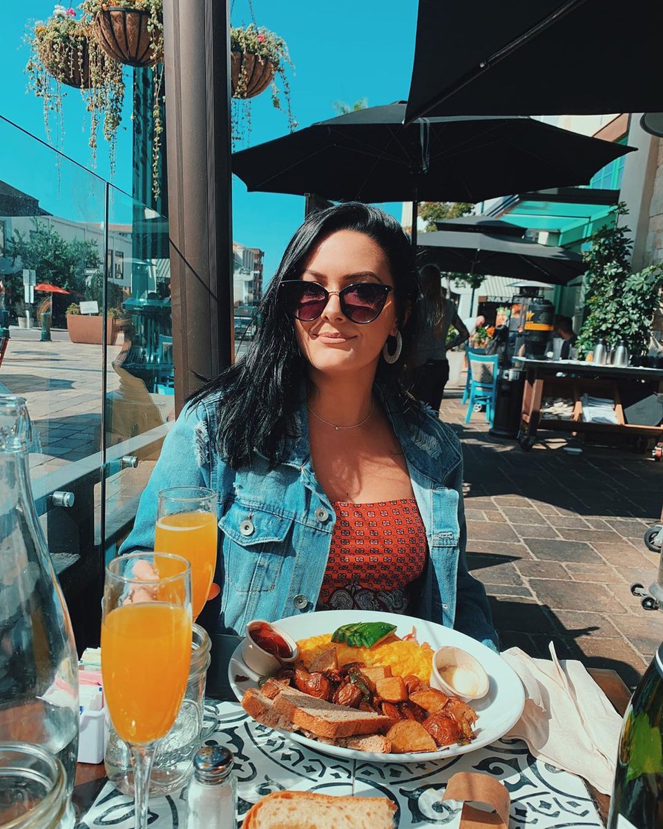 farmerstablesd's tweet photo. Because what's brunch without a mimosa. 🍊🥂
📸mikaela_rae96 https://t.co/4v0g7DN2vz