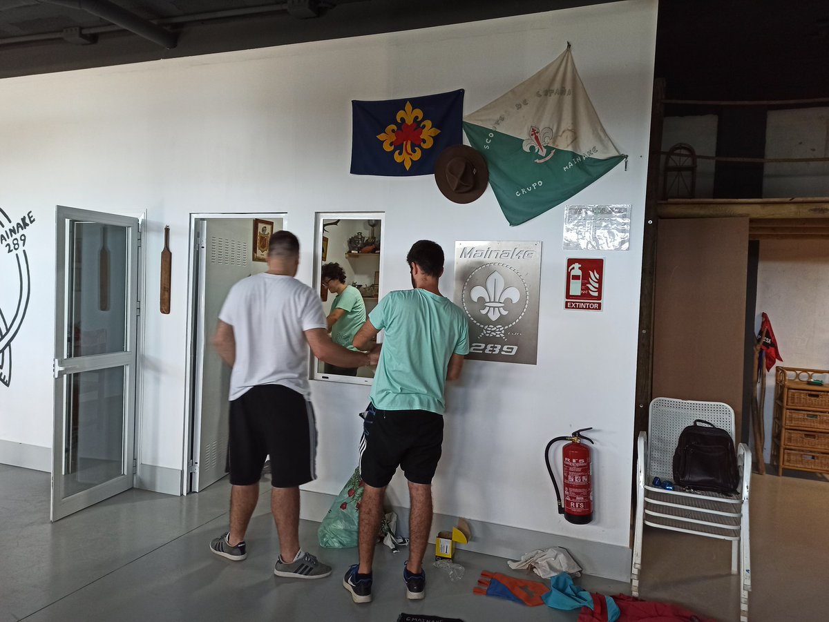 mainake289's tweet photo. Tras el largo confinamiento, volvemos a trabajar con mucha ilusión en nuestro local para inaugurarlo pronto.
Junt@s con @scout_es @SdAMalaga @SCOUTSAND para ir construyendo un mundo mejor.
#SoyScoutEnAndalucía
#SomosScoutsDeAndalucía https://t.co/SJ2OE5vXjT