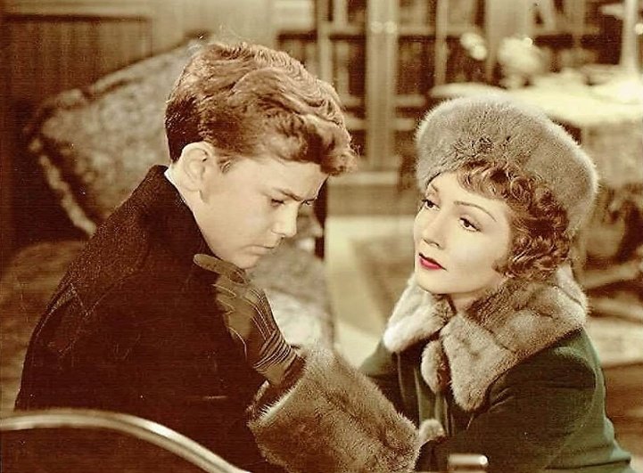 MichaelTroyan1's tweet photo. "Life is hard, but don't let anyone or anything throw you off your course"
-Remember The Day (1940), Claudette Colbert, Douglas Croft #FoxAtItsBest https://t.co/4ejN9d3VXd