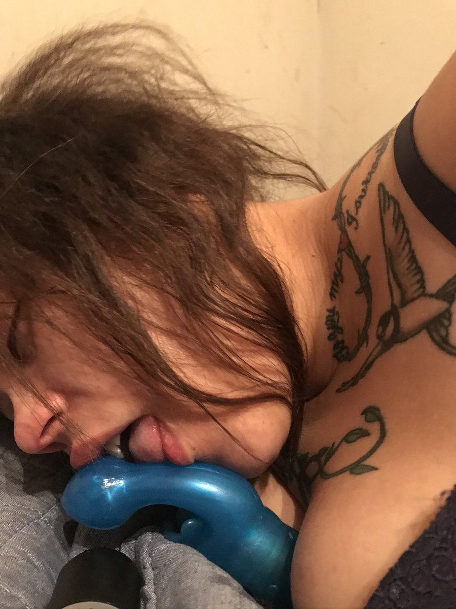 ramsey_piper's tweet photo. Sooooo... 
Come help out this “MixedBeauty”
I got a whole new platform with amazing prices and deals. 😍
Sexting Sessions 🔥
Dick Rates 🍆
B/G Content 🤤
Solo Content 
Taking Requests. 
Tatted and thicc 🤤🤤
#nudes #nsfwtwitter 
#buymynudes 
#porn #xvideos https://t.co/m1fbmzta1f