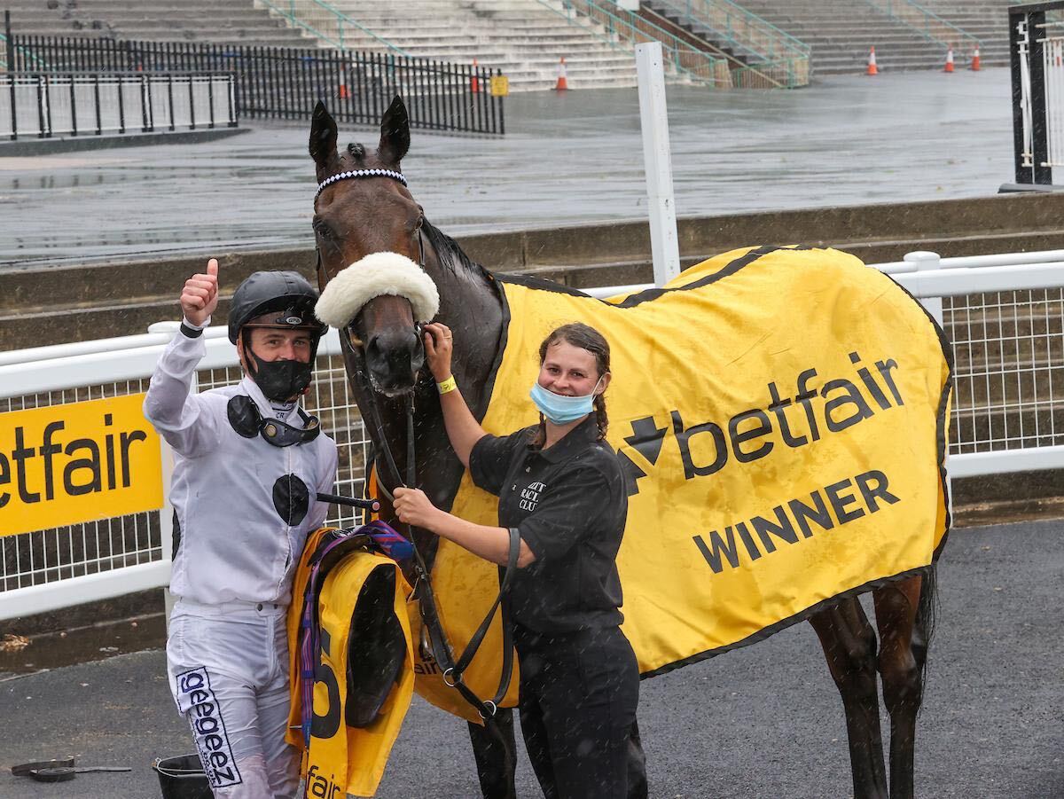 BetfairRacing's tweet photo. A great day's racing @NewcastleRaces for the @Betfair Northumberland Plate card!

👏Congratulations to all connected with Caravan Of Hope
🌧️Some fine performances on the track despite a few showers
🤞Hoping for a crowd and best dressed again next year
📸John Grossick https://t.co/3dBH5KJc29