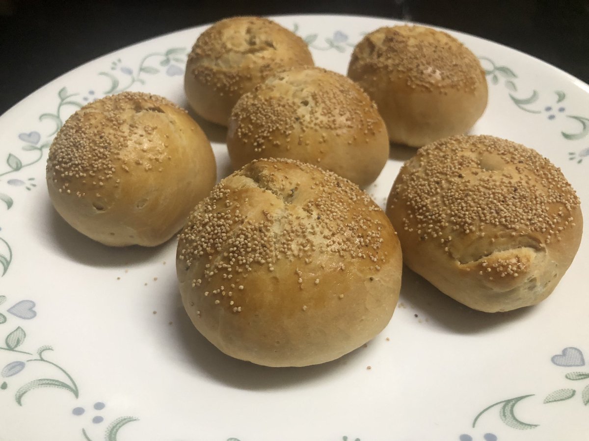 SrinagarGirl's tweet photo. In present time,no time is wrong or right! Just baked a traditional Kashmiri bread called Telvor(bread with Til/Sesame seeds). It tastes just right,however, needed to be flatter like a doughnut, sprinkled with sesame instead of Khus Khus/Poppy seeds.
#Kashmiri #Breads #Telvor https://t.co/8qzFgTnxaL