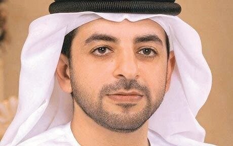 7) Prens Zayed'in bir kardeşi daha vardı. Kendine engel olması muhtemeldi. Adı Şeyh Nasır el-Nahyan idi. Garip bir şekilde 2008 yılında bir helikopter kazasında yaşamını yitirmişti. Kardeşlerinden ABD ve AB politikasına uymayanları öldürdü.
